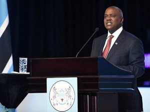Presiden Botswana Positif COVID-19