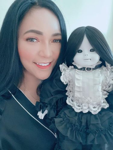 Furi Harun yang viral di media sosial sebagai orang tua asuh boneka arwah.