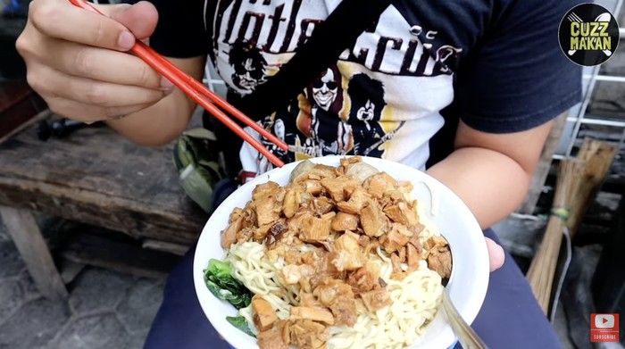 Jajan di Sini! 20 Mie Ayam Gerobakan Porsi Mantap Rp 15 Ribuan Jajan di Sini! 20 Mie Ayam Gerobakan Porsi Mantap Rp 15 Ribuan