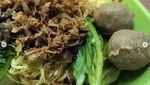 Jajan di Sini! 20 Mie Ayam Gerobakan Porsi Mantap Rp 15 Ribuan