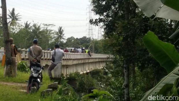 Selain di Nagreg, rekonstruksi kasus Handi-Salsa juga digelar di Kabupaten Banyumas, Jawa Tengah. Rekonstruksi berlangsung di jembatan Sungai Tajum.