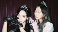 Karina dan Giselle aespa debut di usia 20 tahun lewat Black Mamba. Mereka kini makin populer setelah merilis lagu Savage. (Foto: dok. KWANGYA)