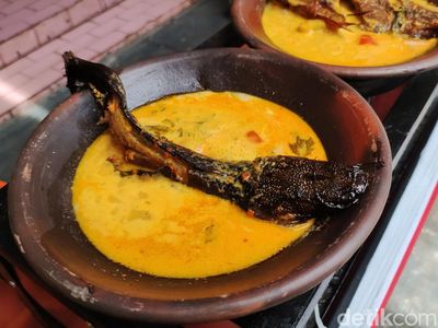 Sedap Harum Mangut Lele Pak Gianto yang Berkuah Pedas