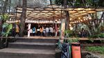 Potret Kopi Daong, Nikmatnya Ngopi di Tengah Pepohonan Pinus