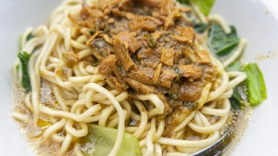 Jajan di Sini! 20 Mie Ayam Gerobakan Porsi Mantap Rp 15 Ribuan