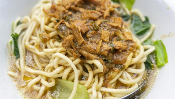 Jajan di Sini! 20 Mie Ayam Gerobakan Porsi Mantap Rp 15 Ribuan