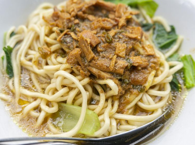 Jajan di Sini! 20 Mie Ayam Gerobakan Porsi Mantap Rp 15 Ribuan