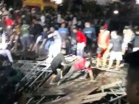 Panggung Hiburan di Sumber Air Roboh, Polisi Kediri Akan Periksa Penanggung Jawab