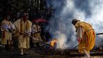 Para Penyembah Hutan di Jepang Gelar Ritual Tahun Baru