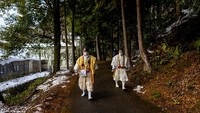 Sejak saat itu mulai bermunculan Yamabushi yang menghabiskan waktu hingga bertahun tahun di pegunungan. Kini, ada sekitar 6.000 para pertapa di Jepang dan mereka yakin bahwa kegiatannya itu akan membawa pencerahan.  