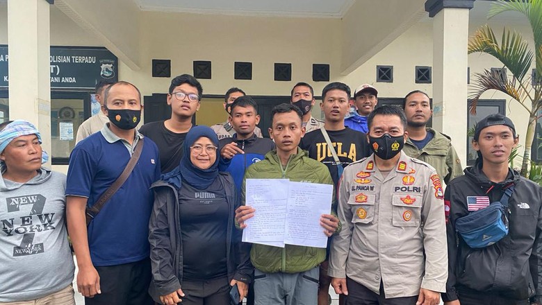 Pelaku penelantaran 60 pendaki Gunung Rinjani Pelaku penelantaran 60 pendaki Gunung Rinjani