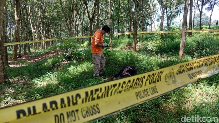 Penemuan mayat pria di Bandung Barat.