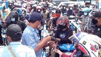 Kabid Pariwisata Disporapar Kota Tegal, Maman Suherman mengatakan, pengunjung PAI di hari Minggu itu lebih banyak dari hari Sabtu. Sedikitnya 3.000 lebih pengunjung yang datang ke kawasan wisata ini. (Imam Suripto/detikTravel)