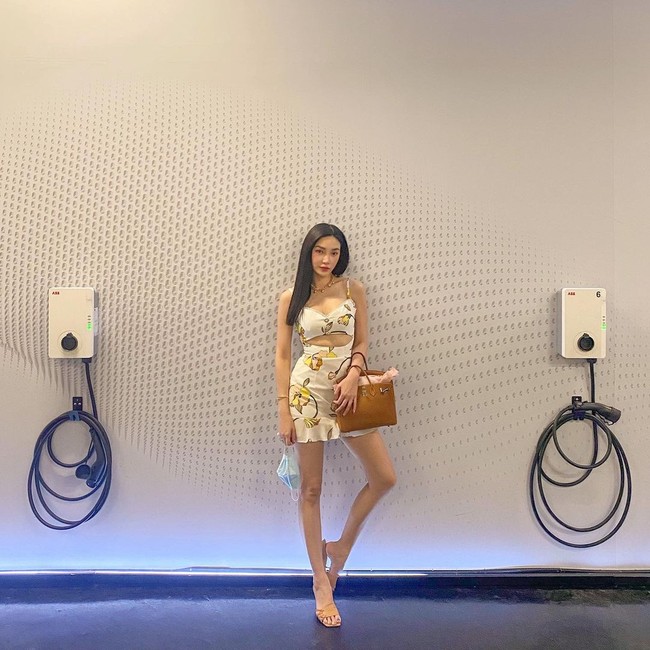 FoMay pernah terlibat kasus yang cukup ramai diberitakan di Thailand. Ia menjadi salah satu aktris yang dilaporkan ke polisi karena meng-endorse kosmetik dan pil diet dari brand Magic Skin Co. May dan brand dinilai melakukan pelanggaran karena menginformasikan informasi yang salah terkait produk-produk kecantikan itu. to: Instagram @maypitchy