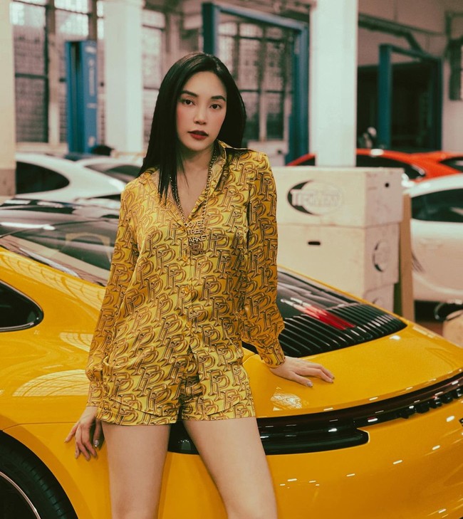 Chanathip dan Pitchanart berkencan selama tiga tahun sejak 2016. Dilansir Bangkok Post, mereka pertama kali dipertemukan ketika tampil sebagai bintang tamu di sebuah acara tv pada 2015. Foto: Instagram @maypitchy