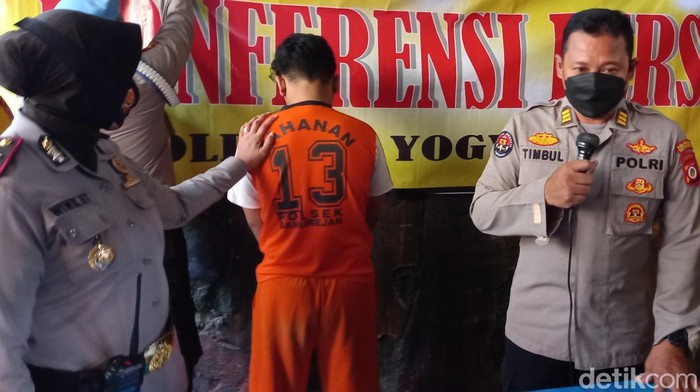 Polsek Danurejan, Kota Yogyakarta, merilis kasus pengeroyokan, Senin (3/1/2022).