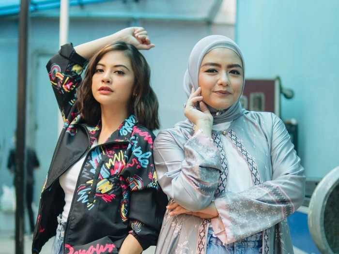 Potret Tika dan Tiwi Eks T2