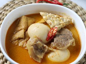Resep Kotokan Tahu, Tempe dan Telur yang Pedas Sedap Bumbunya