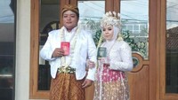 Gunawan mengaku tidak menyangka video pernikahannya akan viral. Meski dia sempat mengunggah video di Facebook sebagai bentuk ucapan terima kasih atas terselenggaranya acara tersebut. Inisiator acara akad nikah di atas bak truk, Inin Mustofa, mengatakan konsep acara itu dibuat agar pernikahan Gunawan berkesan. Selain itu, kata Inin, di kampungnya sudah lama tidak ada acara.