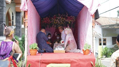 Sejoli di Magelang Viral Usai Ijab Kabul di Atas Bak Truk
