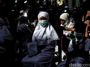 Geber Vaksinasi untuk PTM 100%, Siswa Madrasah di Jakut Ikut Vaksin