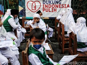 Harian COVID RI Tembus 6 Ribu, Kemenkes: Anak Bapil Tak Boleh ke Sekolah