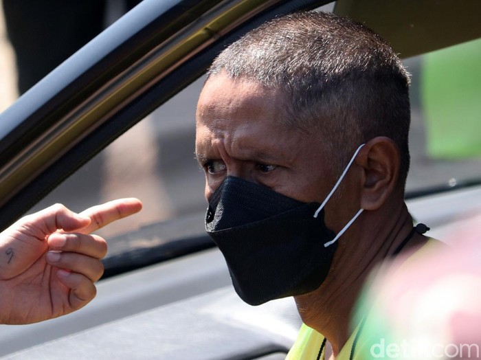 Rekonstruksi tewasnya pasangan sejoli Handi Saputra dan Salsabilas digelar di Nagreg, Senin (3/1/2022). Ketiga tersangka yaitu Kolonel Infanteri Priyanto, Kopda DA dan Kopda A hadir dengan tangan diborgol.