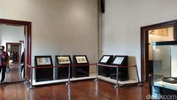 Ada sekitar 20 ribu koleksi di dalam museum, dietiap koleksinya tertulis jelas sejarah yang dimiliki. (Tiara Rosana/detikcom)