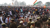 India kembali mengalami peningkatan tajam kasus COVID-19 selama 5 hari berturut-turut. Terbaru, India melaporkan lebih dari 27.000 kasus harian COVID-19.  