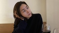 Di tahun yang sama Uee bergabung dengan After School, dia juga tampil di drama televisi sageuk populer Queen Seon Duk. 2022 ini Uee main bareng Rain di Ghost Doctor. (Foto: dok. Instagram @kim_uieing49)