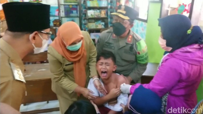 vaksinasi anak di trenggalek