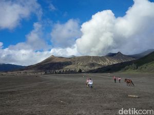 Termasuk Tempat Sakral, Larangan yang Harus Dipatuhi di Gunung Bromo