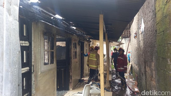3 Rumah Kontrakan di Tangsel Ludes Terbakar.