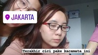 Foto: Ancilla memliki rambut panjang sekitar sepunggung dan kulit kuning langsat. Terakhir pakai jaket hitam, kacamata hitam merah dan celana jeans biru. (Dok Medos keluarga Ancilla)