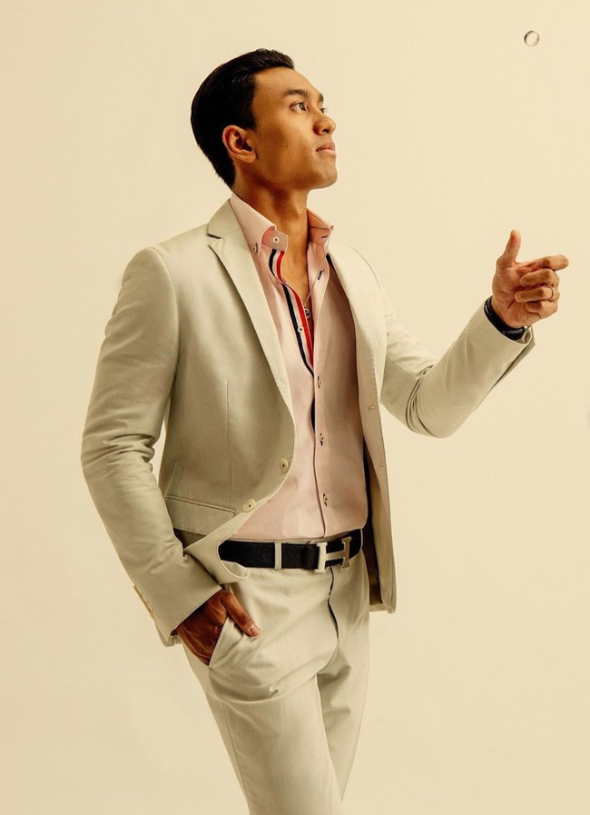 Punya penampilan bak model, Austin dianggap cocok disandingkan dengan Fuji yang juga memiliki penampilan yang rupawan. Kalau menurutmu, Fuji lebih cocok sama Austin atau Thariq nih? Foto: Instagram/@austin.alxndr