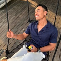 Sejak beberapa waktu lalu Fuji dan sang kakak, Fadly Faisal tampak menghabiskan waktu untuk berlibur di Bali. Ketika di Bali, Fuji terlihat dijodoh-jodohkan dengan pria bernama Austin Alexander Sutopo. Foto: Instagram/@austin.alxndr