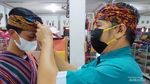 Potret Desa Sukarara, Surganya Kerajinan Kain Tenun Khas Lombok