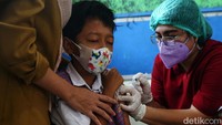 Vaksinasi ini diperuntukan untuk siswa kelas 1-6 SD.