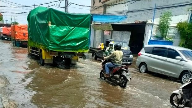 genangan di brebek industri