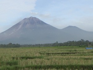 Pendakian Ditutup, Upacara Pengibaran Merah Putih di Semeru Ditiadakan
