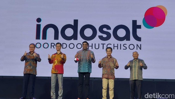 Indosat Ooredoo Hutchison Resmi Beroperasi sebagai hasil merger Indosat dan Tri.