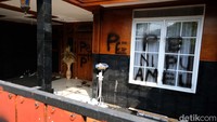 Diketahui, rumah mewah itu merupakan milik tersangka kasus investasi bodong alat kesehatan (alkes).