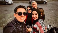 Hafiz Fatur dan Irwansyah kerap liburan bersama keluarga ke luar negeri. Foto: dok. Instagram Irwansyah