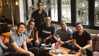 Hafiz Fatur sudah menjadi salah satu orang kepercayaan Irwansyah untuk menjalani bisnis. Hafiz Fatur menjadi direktur utama PT Halal Berkah Indonesia, di mana Zaskia Sungkar menjadi komisarisnya. Foto: dok. Instagram Irwansyah