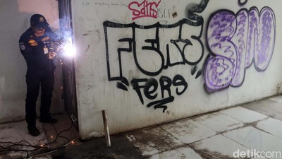 Jadi Tempat Mabuk, JPO Asia Afrika Bandung Ditutup