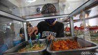 Waktu makan dibatasi maksimal 60 menit.