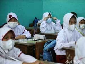 PDIP Tak Masalah PTM 100% Lanjut Meski Jakarta Balik PPKM Level 2