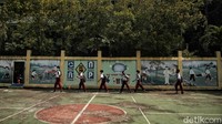 Keputusan bersama empat menteri itu mengatur pembelajaran tatap muka terbatas di satuan pendidikan tetap bisa digelar pada wilayah PPKM level 1 dan level 2.