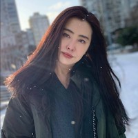 Joey Wong atau Joey Wong Cho-Yee adalah aktris kelahiran Taiwan yang sering bermain film horror HongKong di era 80an dan 90an. Walau kini belum main film lagi, ia masih jadi perhatian netizen karena penampilannya yang cantik dan awet muda.Foto: Dok. Internet/Baidu Tieba