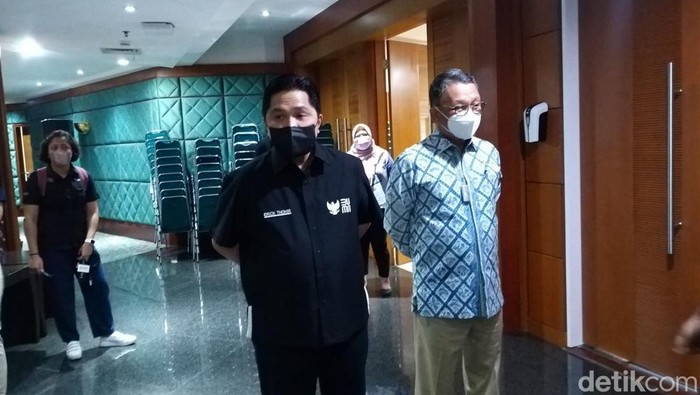 Menteri Badan Usaha Milik Negara (BUMN) Erick Thohir dan Menteri ESDM Arifin Tasrif sidak ke kantor pusat PT PLN (Persero).